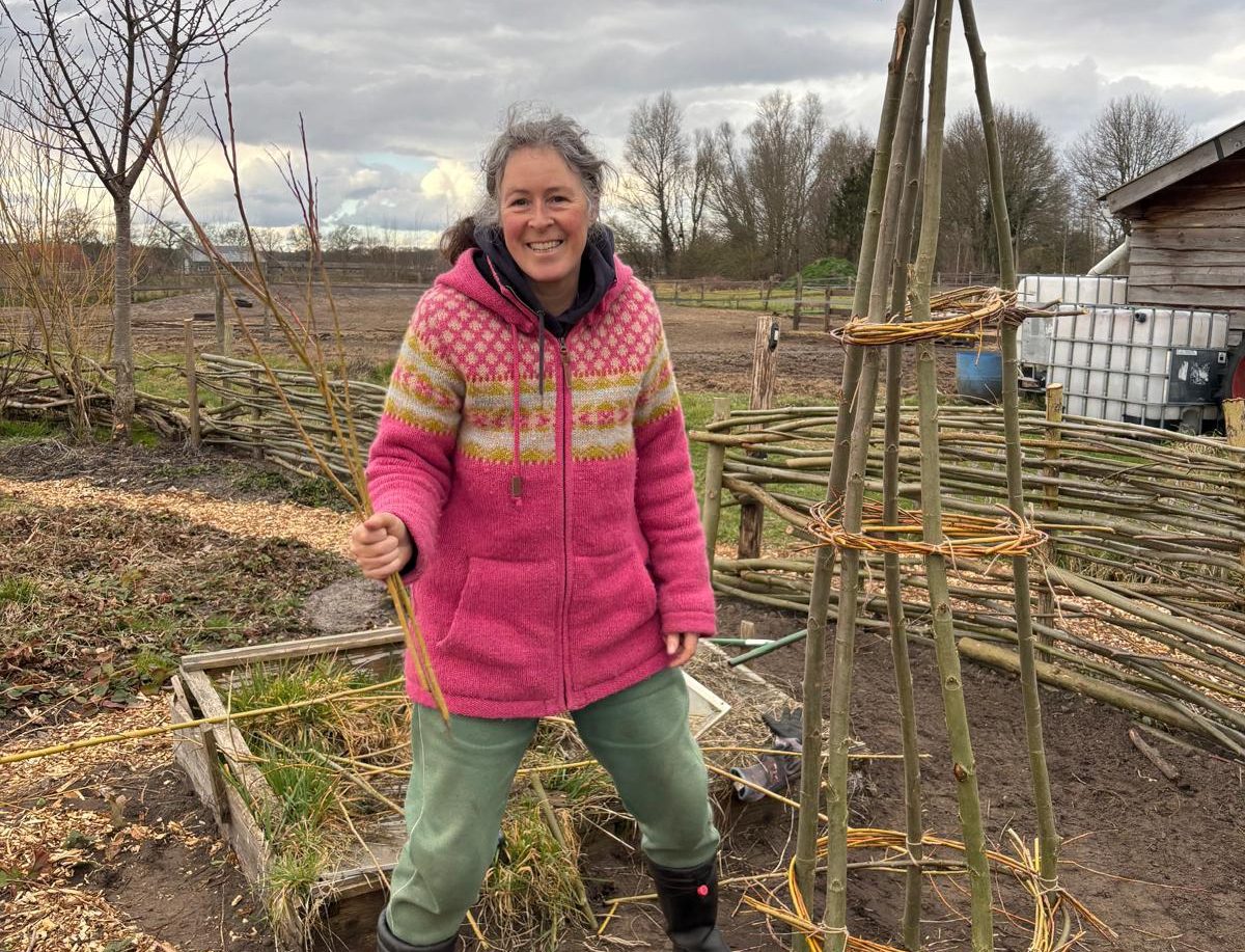 In het voedselbos in de Achterhoek aan het werk In het voedselbos in de Achterhoek aan het werk